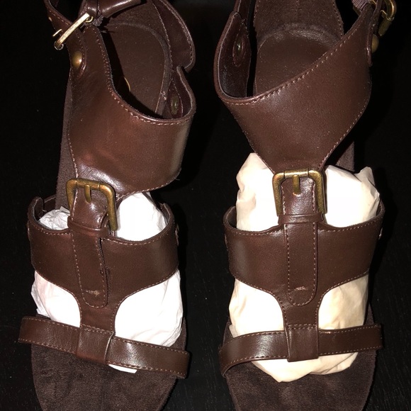 Brown Solanz Stilettos - Picture 1 of 4